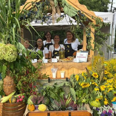 Koło Gospodyń Wiejskich Składowianki w czasie prezentacji konkursowej