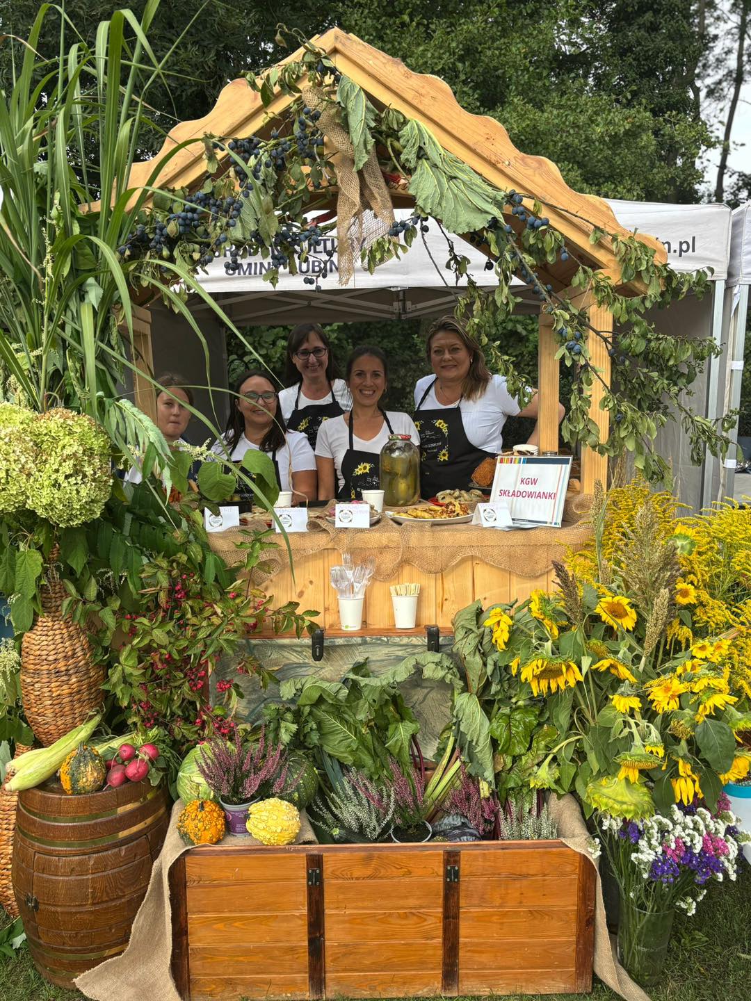 Koło Gospodyń Wiejskich Składowianki w czasie prezentacji konkursowej