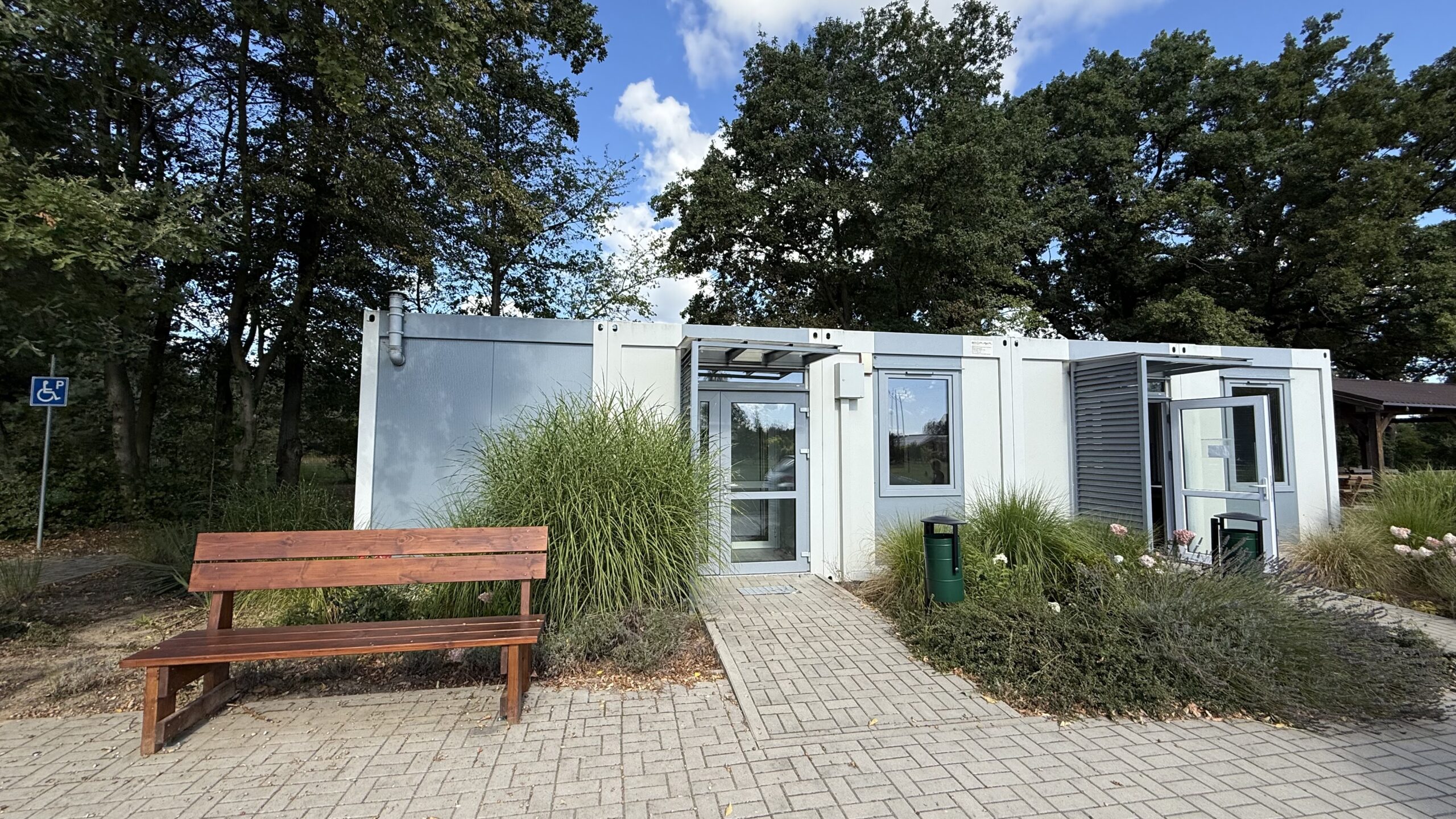 Główne wejście do świetlicy