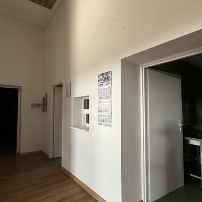 Jedno z wejść do pomieszczeń kuchennych w Raszówce