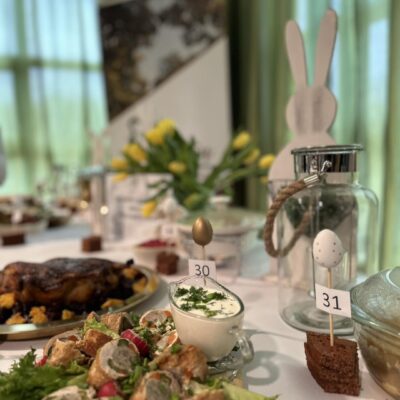 Stół z potrawami konkursowymi