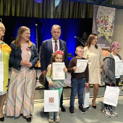 Wspólne zdjęcie laureatów konkursu.