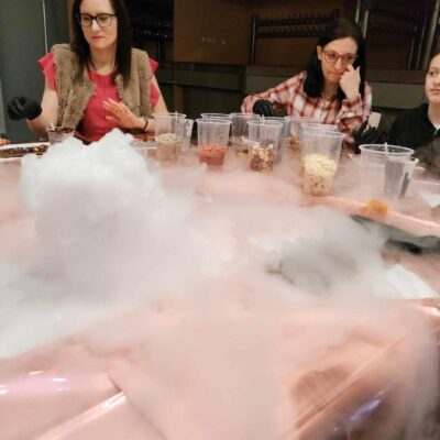 Eksperymenty z suchego lodu.