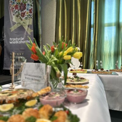 Potrawy na stole konkursowym