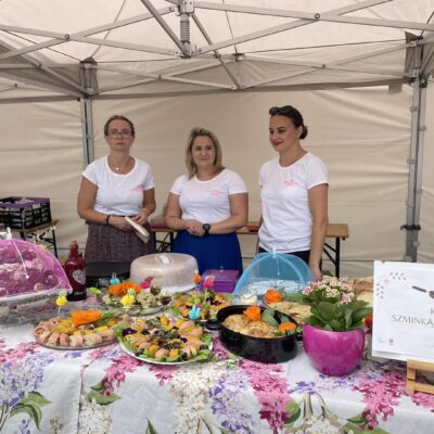 Koło Gospodyń Wiejskich Szminką Malowane z Osieka prezentuje swoje wyroby