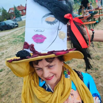 Kapelusz Seniorki z I miejscem Obraz kobiety