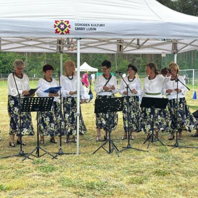 Zespół Osieczanki podczas występu.
