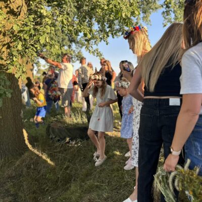 coroczne puszczanie wianków nad Czarną Wodą