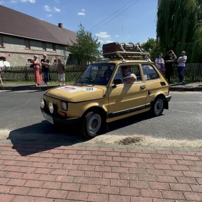 "Maluch" jako jeden z samochodów uczestniczący w zlocie