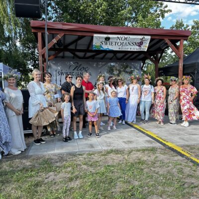 Zdjęcie przedstawiające laureatów konkursów