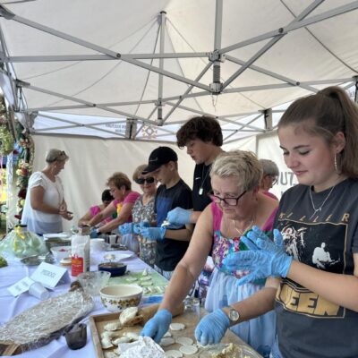 Uczestnicy zajęć podczas pracy