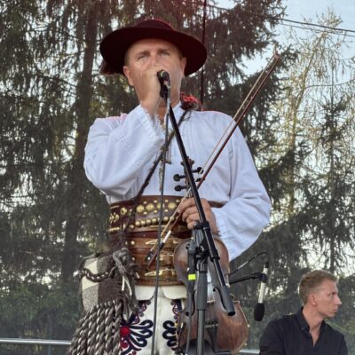 Kolejne zdjęcie wokalisty