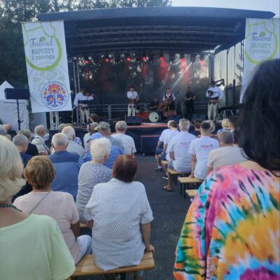 Widok zespołu Trebunie Tutki i widowni