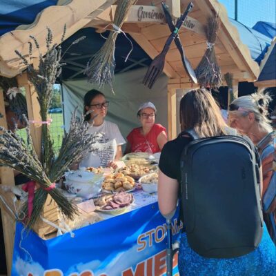 Uczestnicy festiwalu z Chróstnika