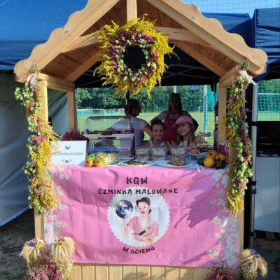 Stoisko Koła Gospodyń Wiejskich Szminką Malowane