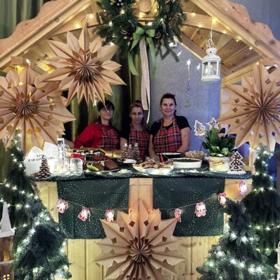 Stoisko zespołu ZARADNE BABKI z Raszówki