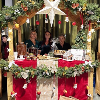 Panie z grupy ŻONY KSIĘGINIC w swoim domku