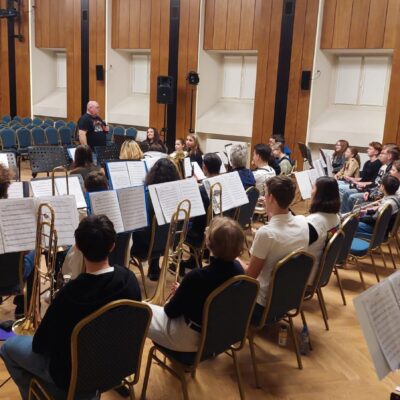 sekcja instrumentów dętych podczas ćwiczeń