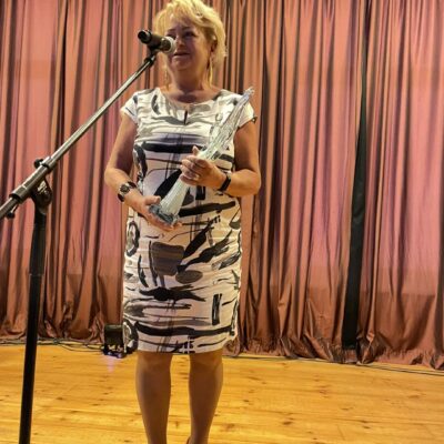 Grażyna Balewicz przemawia po otrzymaniu nagrody