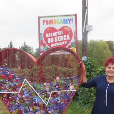 Lucyna Franczak z sercem pełnym nakrętek