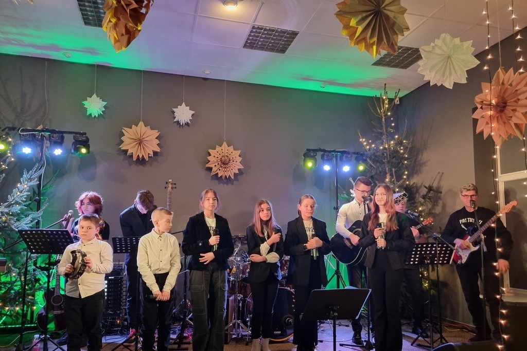 Zespół Rozśpiewane Pastuszki na scenie