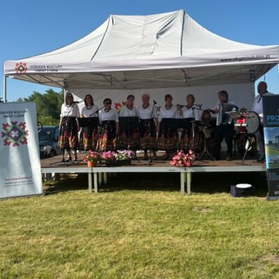 Na scenie zespół Osieczanki