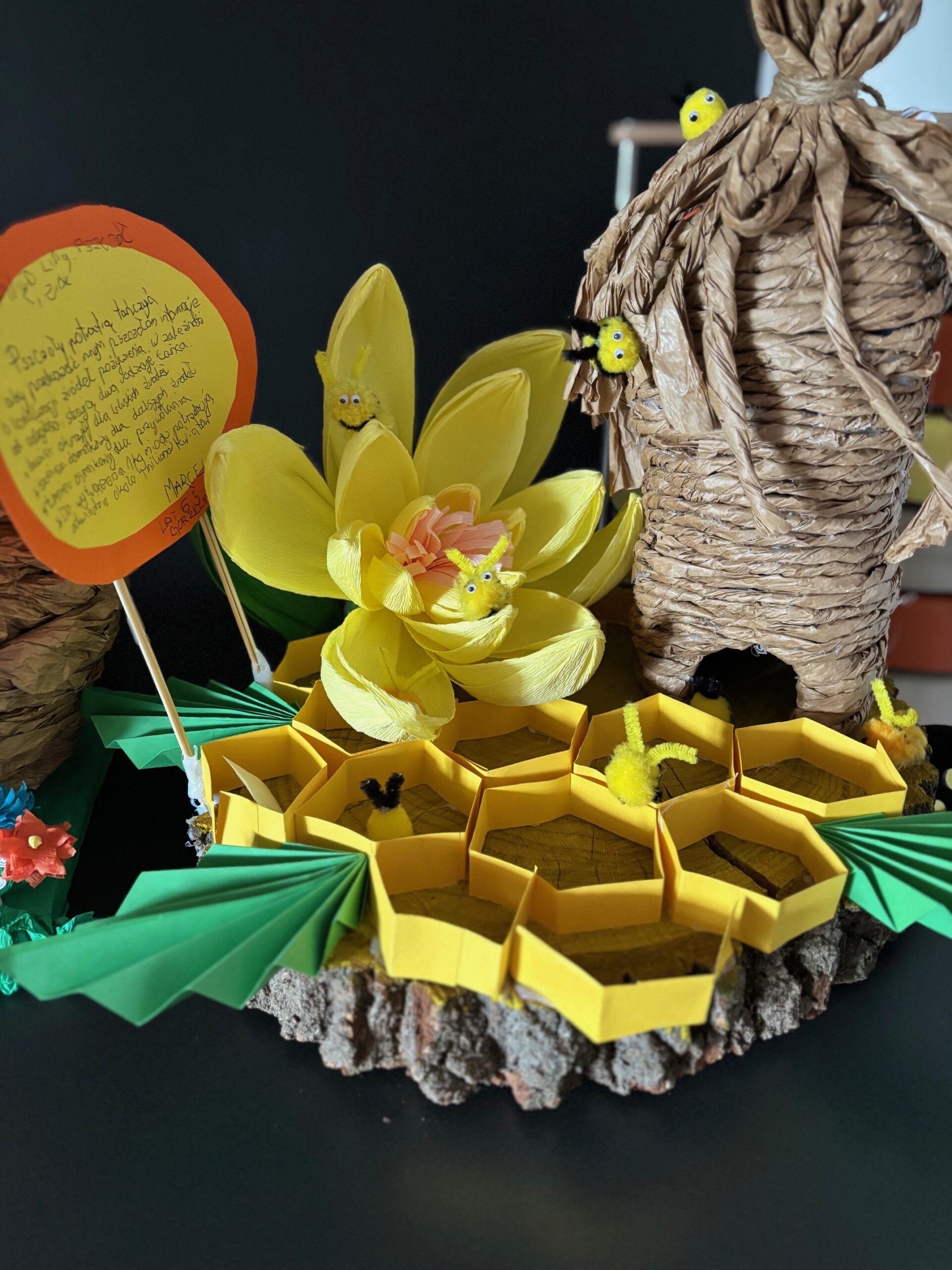 plaster miodu z papieru z kokonem