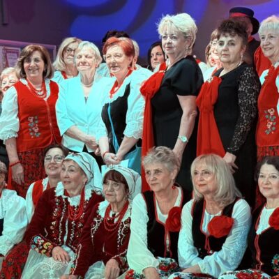 Zdjęcie grupowe zespołów