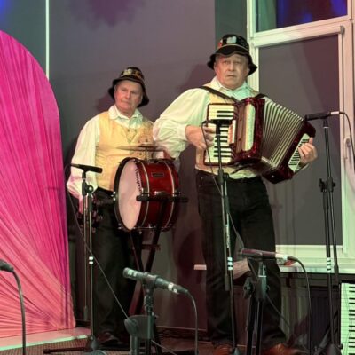 kapela zespołu KONICZYNKI w czasie występu