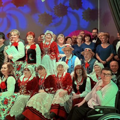 wspólne zdjęcie uczestników koncertu