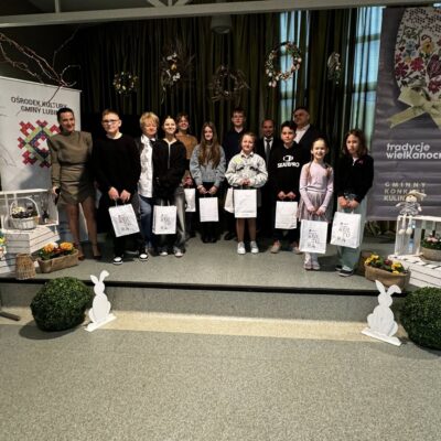 Laureaci konkursu z Wójtem i P. Dyrektor