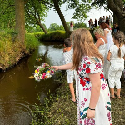 Puszczanie wianków na CZRNEJ RZECE
