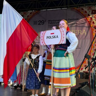 Zespół Kyczera reprezentująca Polskę na scenie